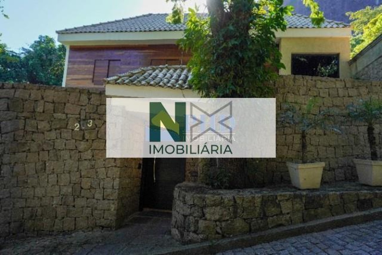 Casa 4 Quartos 190m² 