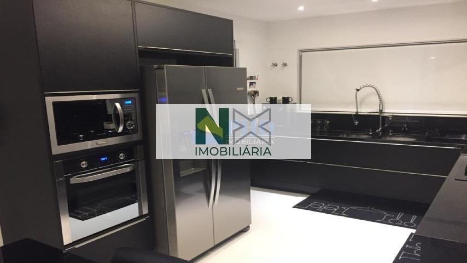 Casa 4 Quartos 340m² 