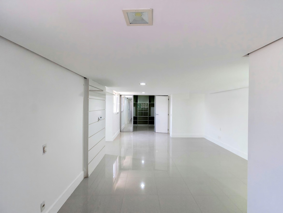 Casa 6 Quartos 700m² Casa 6 Quartos 700m²