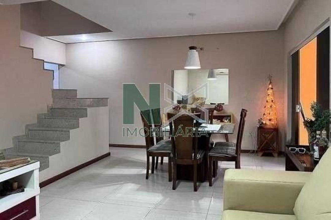 Casa 4 Quartos 200m² 