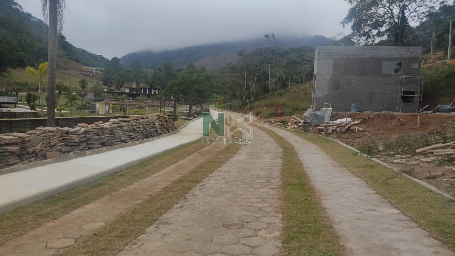 Terreno  1233m² 