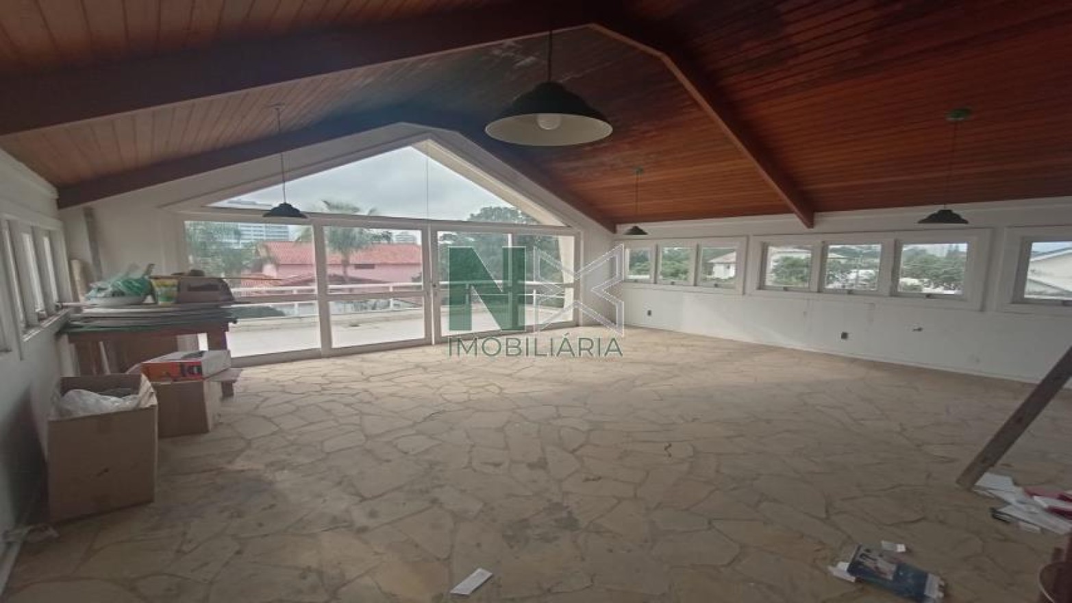 Casa 4 Quartos 600m² Casa 4 Quartos 600m²