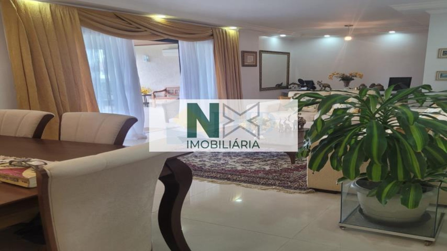 Apartamento 4 Quartos 217m² Apartamento 4 Quartos 217m²