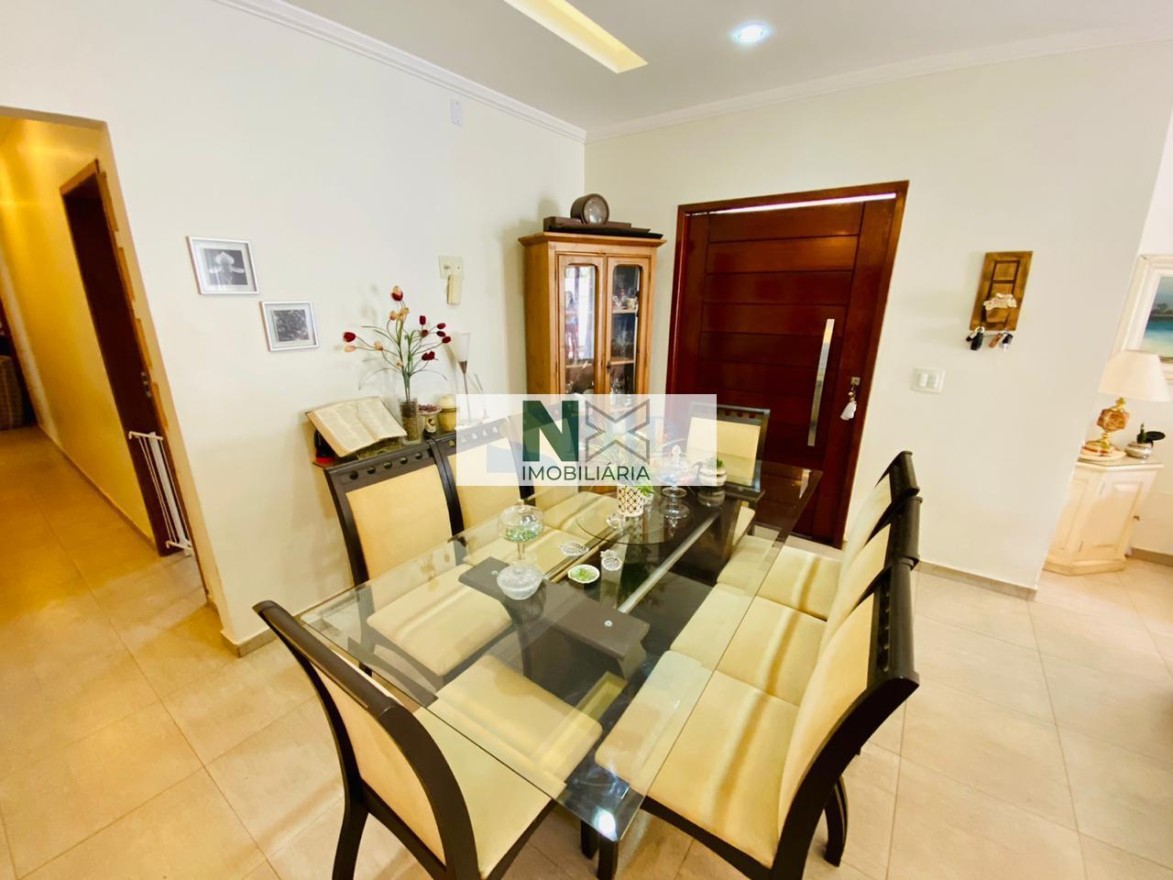 Casa 4 Quartos 300m² 