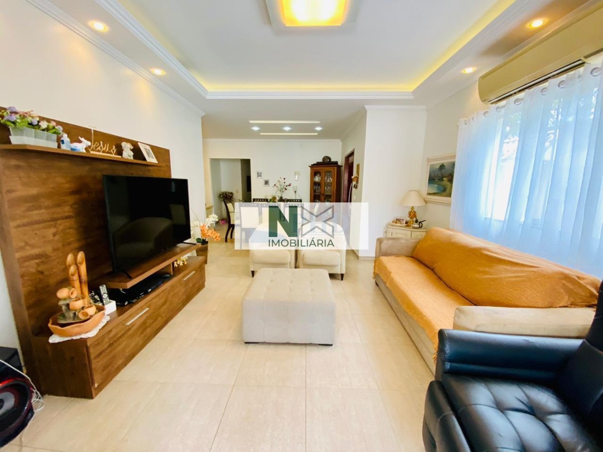 Casa 4 Quartos 300m² 