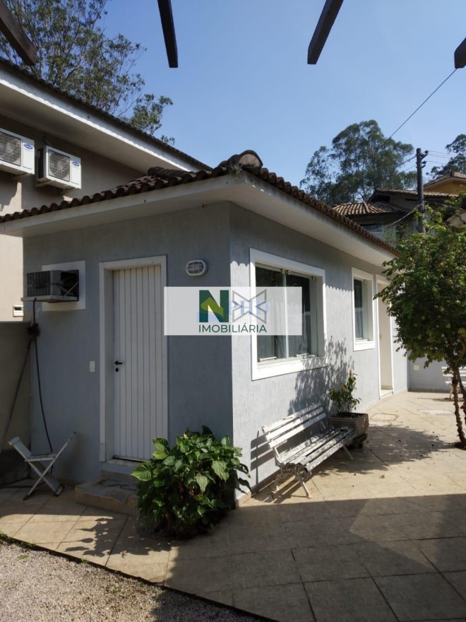 Casa 6 Quartos 320m² Casa 6 Quartos 320m²