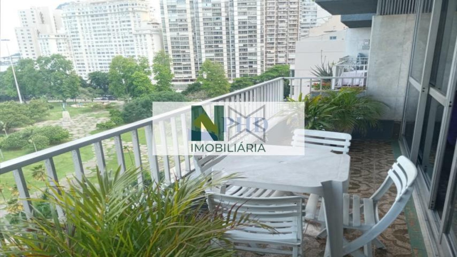 Apartamento 4 Quartos 220m² Apartamento 4 Quartos 220m²
