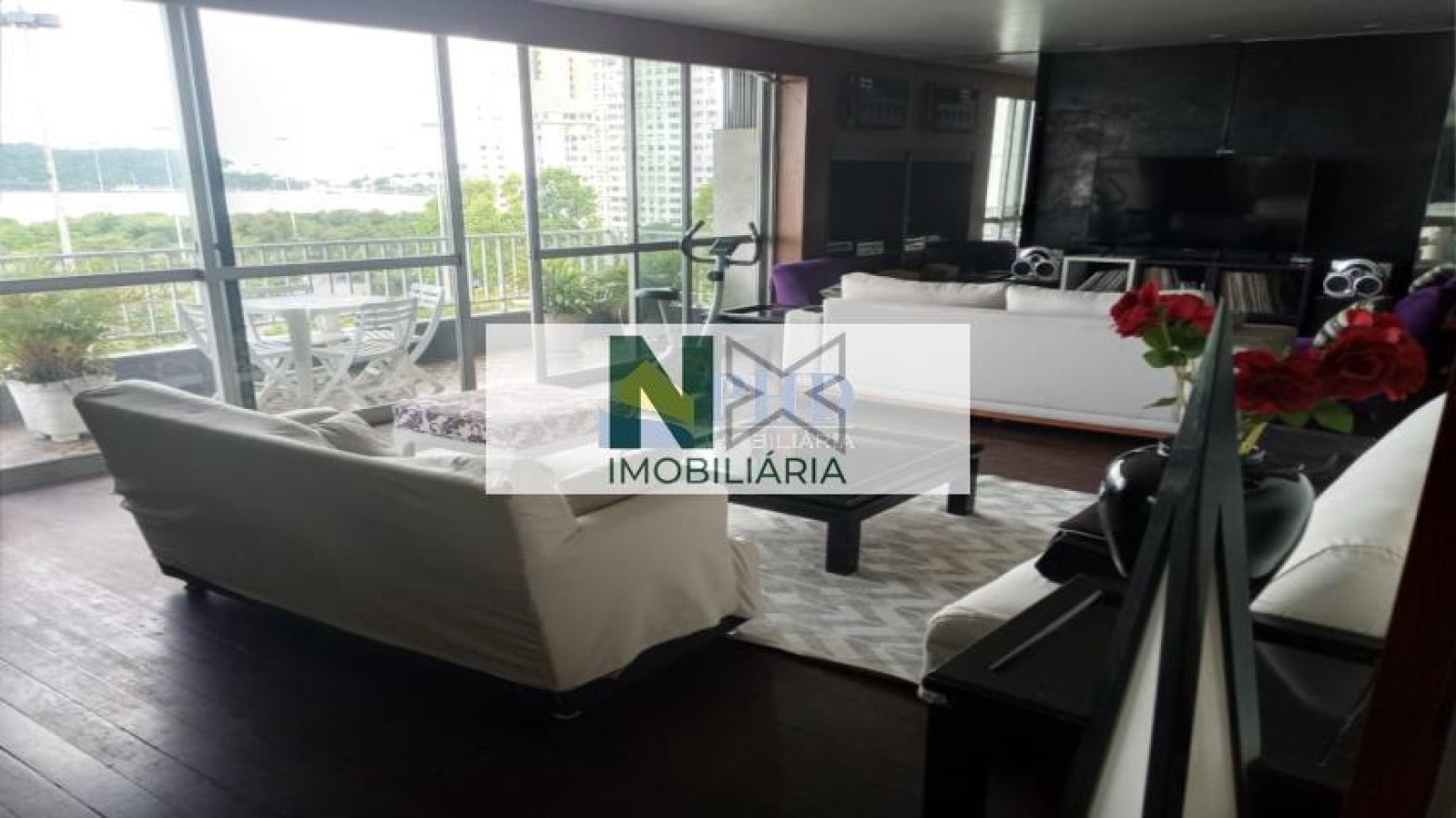 Apartamento 4 Quartos 220m² Apartamento 4 Quartos 220m²