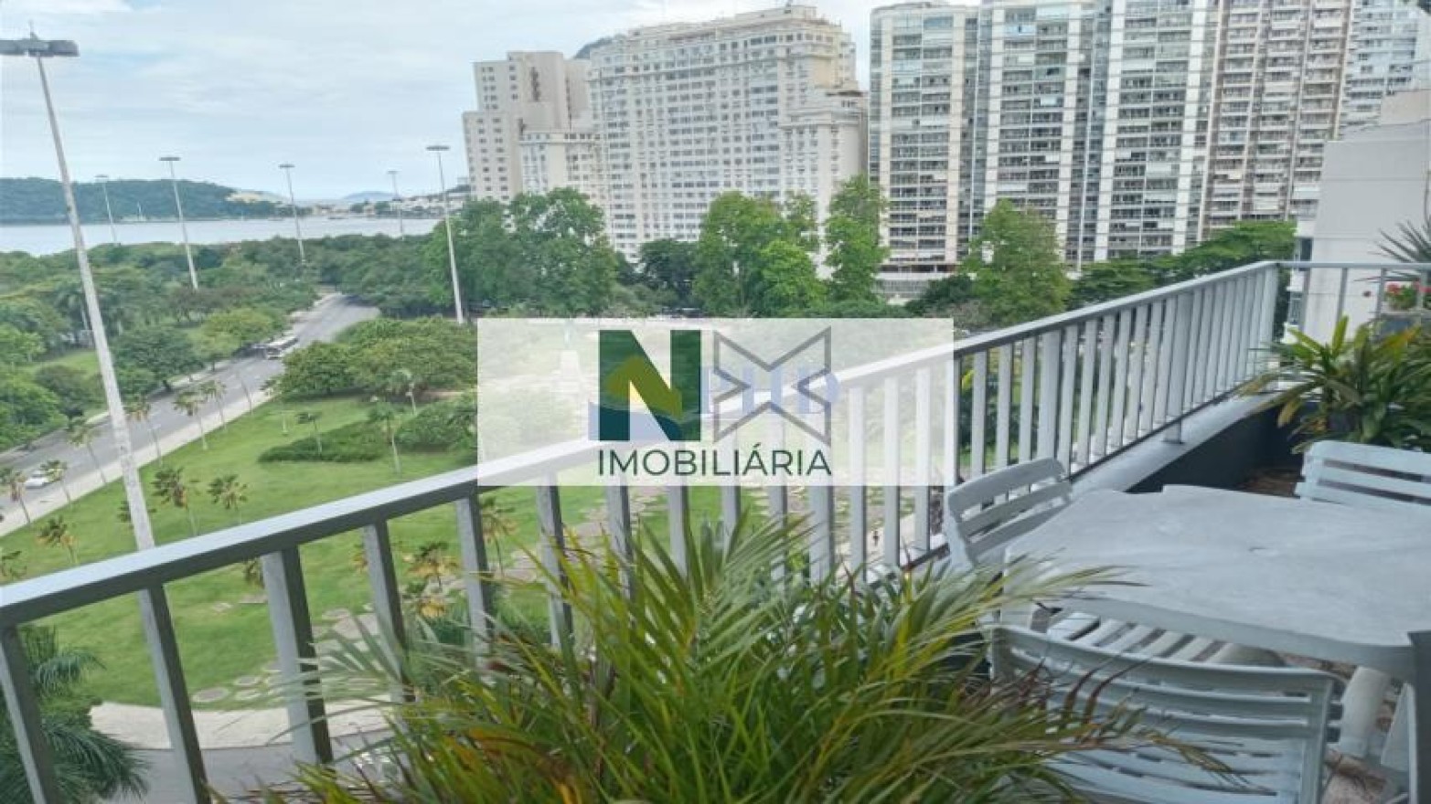 Apartamento 4 Quartos 220m² Apartamento 4 Quartos 220m²