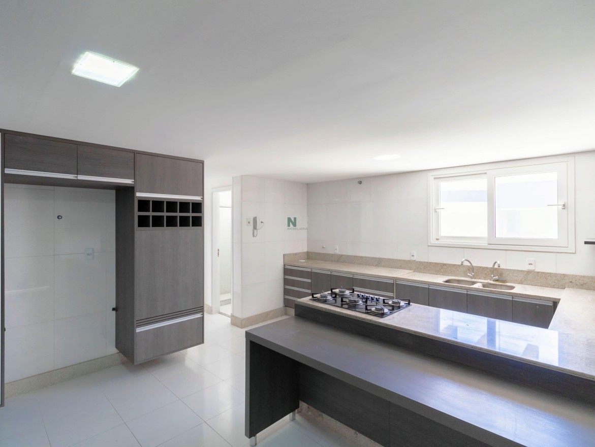 Casa 6 Quartos 700m² Casa 6 Quartos 700m²