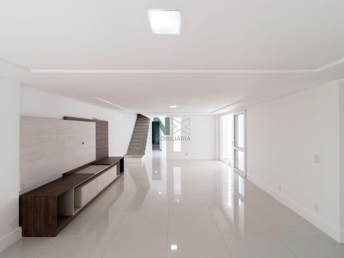Casa 6 Quartos 700m² Casa 6 Quartos 700m²