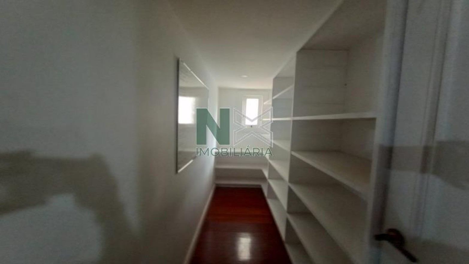 Casa 4 Quartos 600m² Casa 4 Quartos 600m²