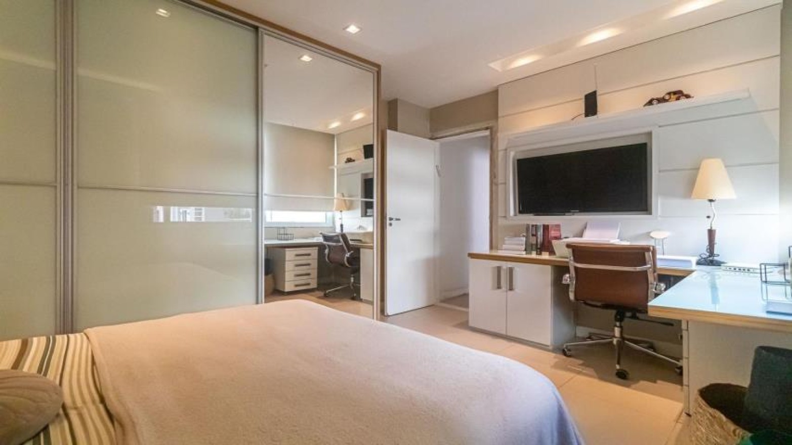 Apartamento 3 Quartos 156m² Apartamento 3 Quartos 156m²