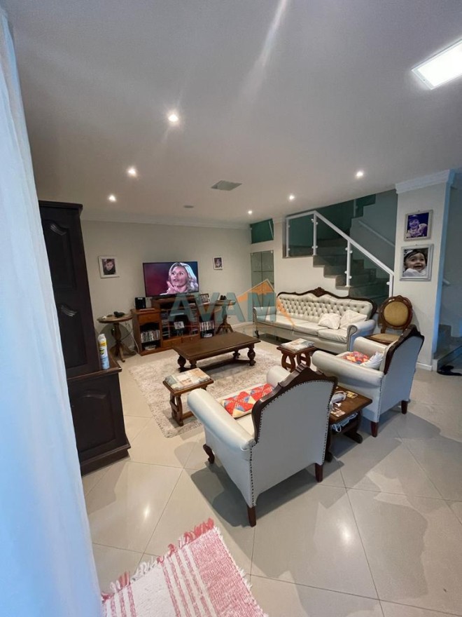 Casa 4 Quartos 256m² Casa 4 Quartos 256m²