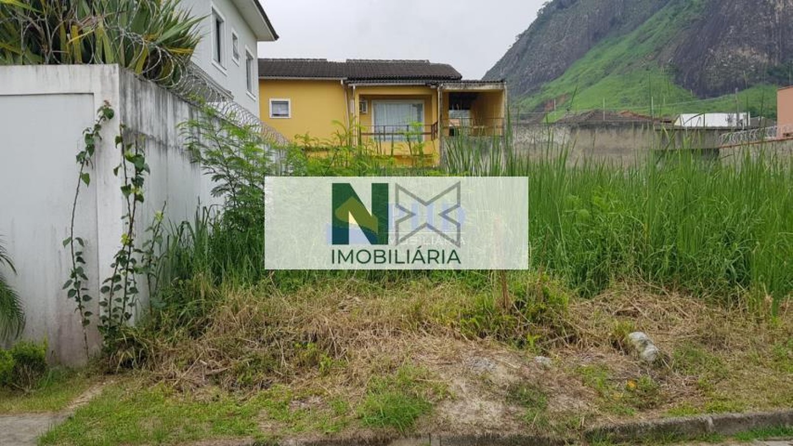 Terreno 360m² Terreno 360m²