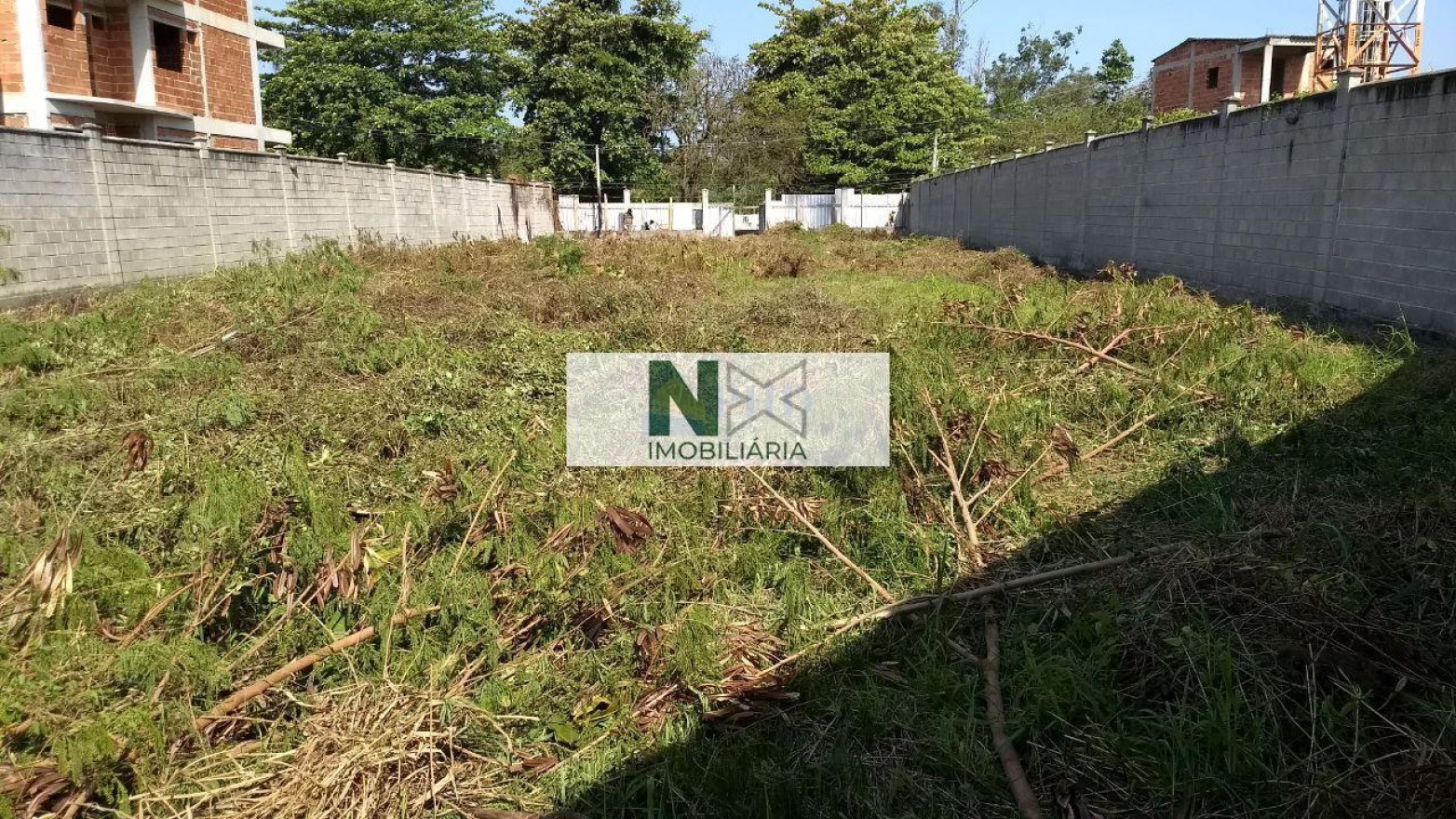 Terreno 1300m² Terreno 1300m²