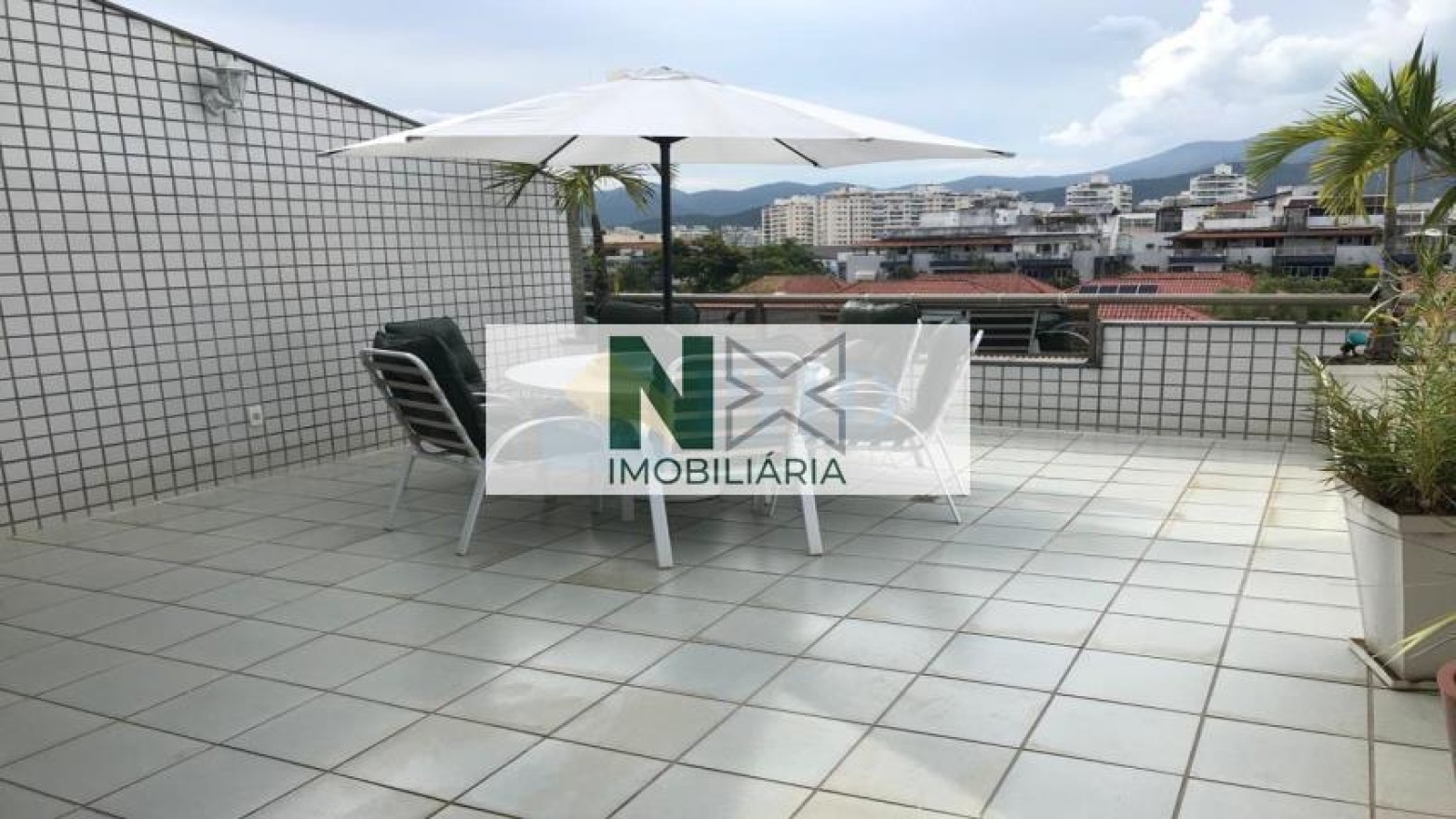 Cobertura 3 Quartos 250m² Cobertura 3 Quartos 250m²