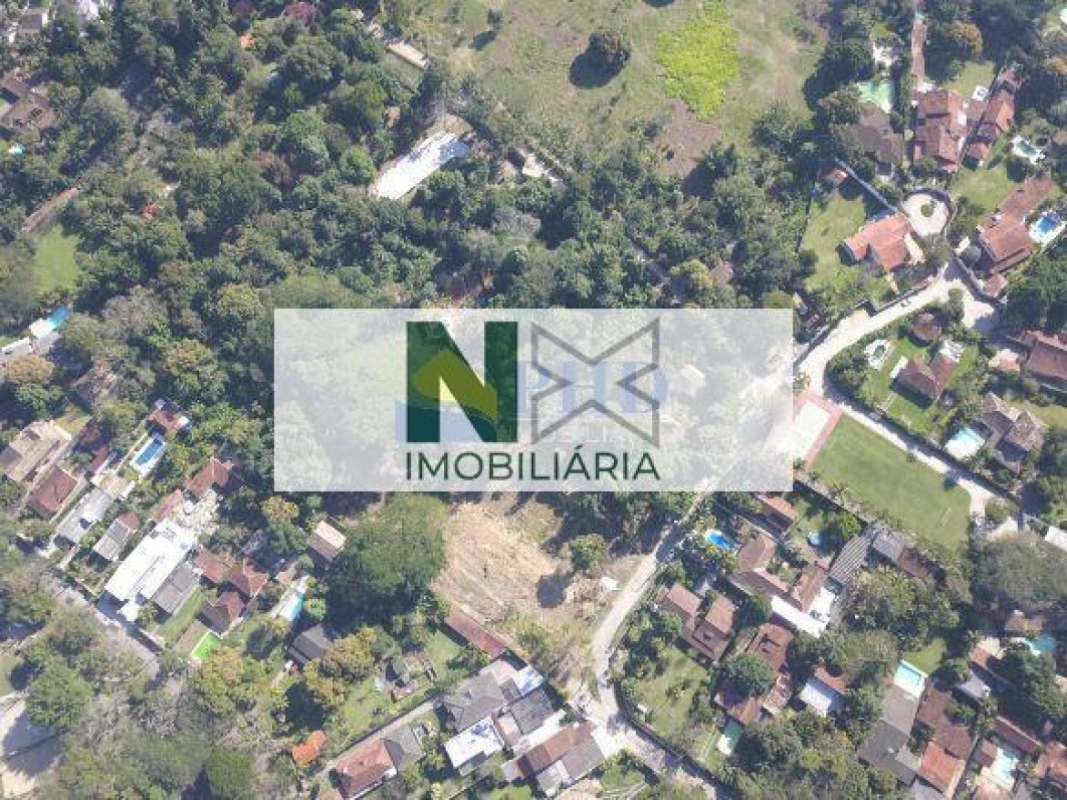 Terreno 180m² Terreno 180m²